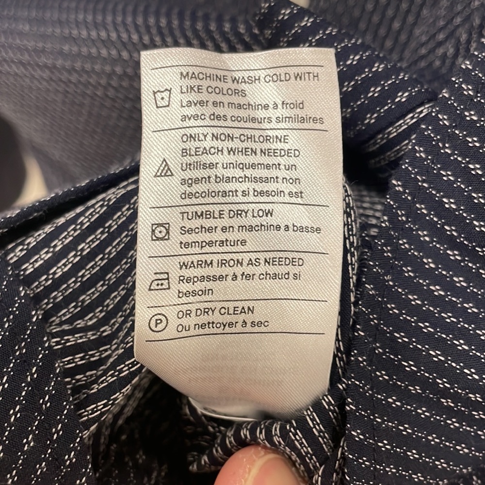 Vince Dark Navy Patterned Button Down Size Small - image 5